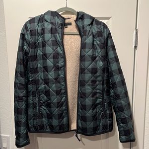 Uniqlo sheepskin lined puffer jacket with hood, size Medium.